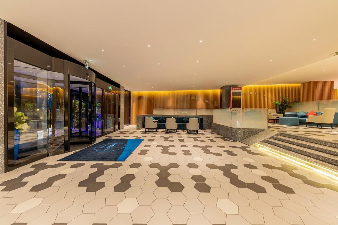 Holiday Inn Express Yichang Riverside By Ihg Экстерьер фото