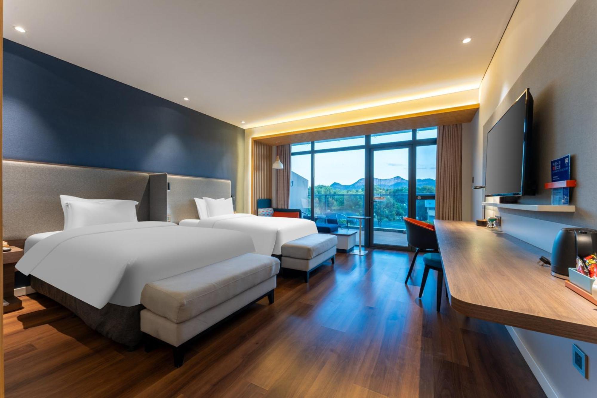 Holiday Inn Express Yichang Riverside By Ihg Экстерьер фото