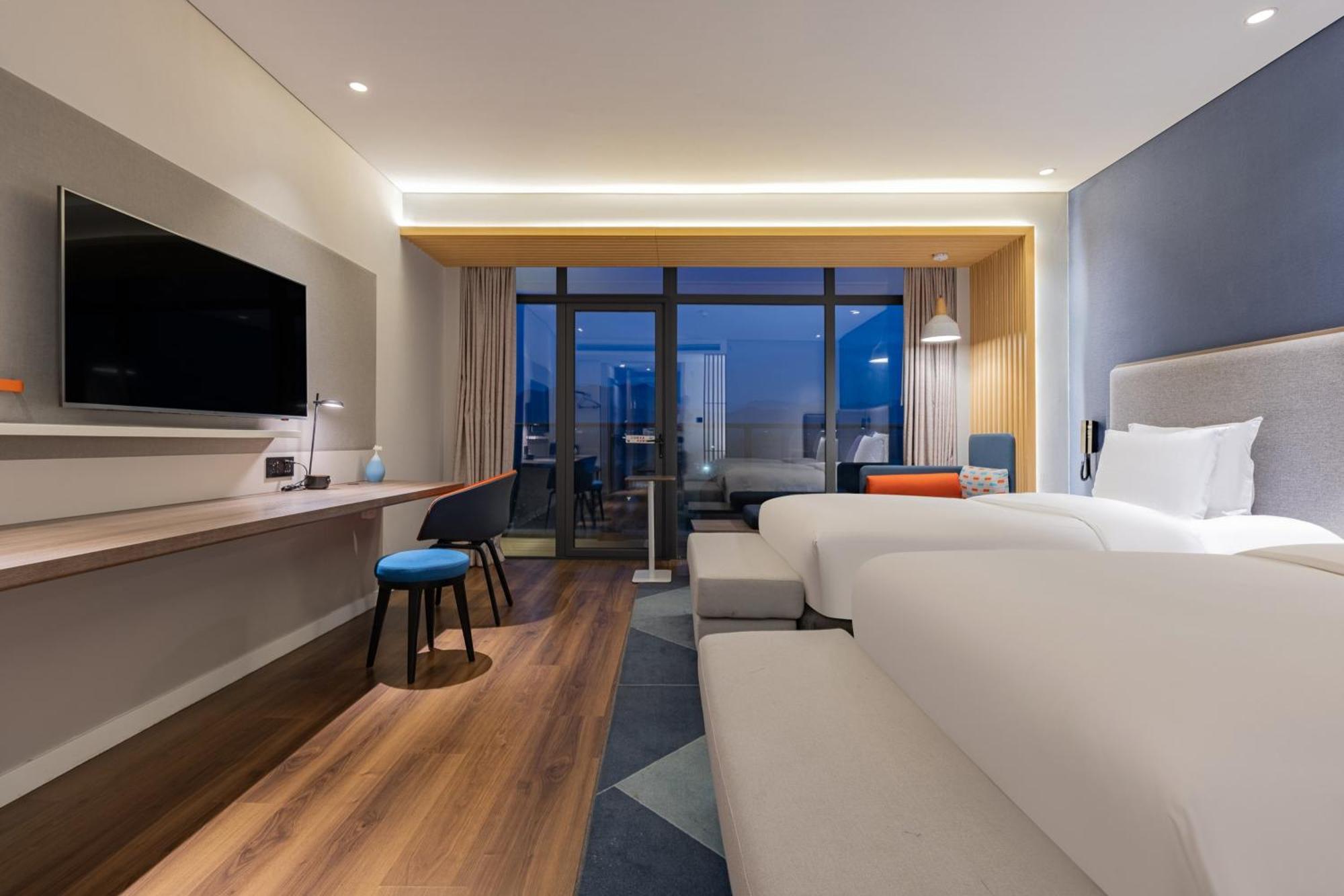 Holiday Inn Express Yichang Riverside By Ihg Экстерьер фото